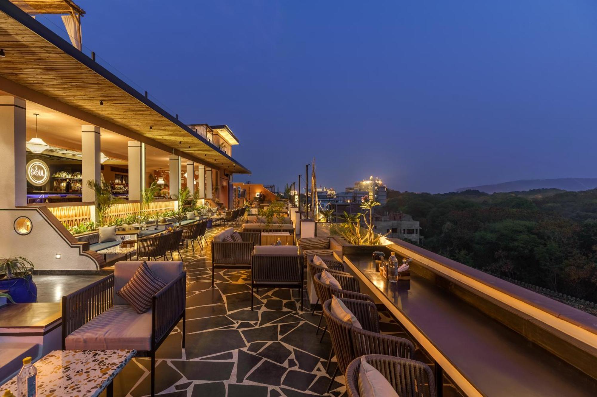Casa Blanca Lakecity Ουνταϊπούρ Εξωτερικό φωτογραφία